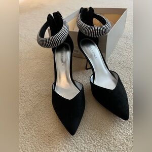 Marc Fisher black suede “Renata” heels with silver ankle detail. Size 7